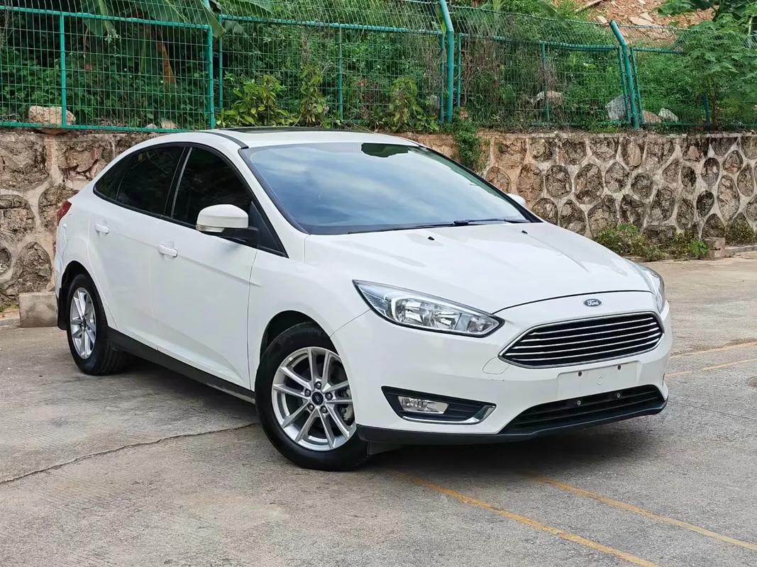 2015年福特福克斯(2015年福特福克斯配置参数表)