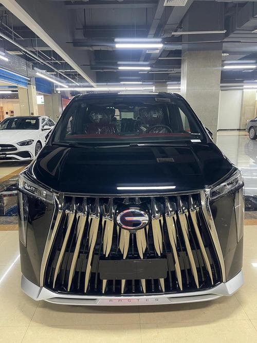 传奇汽车商务汽车七座／传奇汽车商务汽车七座m8图片