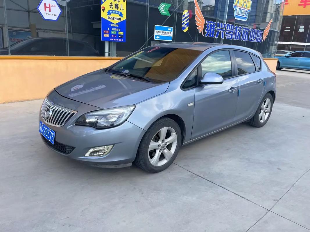 【10年别克英朗xt两厢车多少钱,2010款别克英朗xt两厢怎么样】