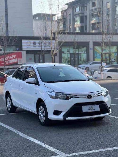 丰田小型轿车图片/丰田小型轿车图片大全